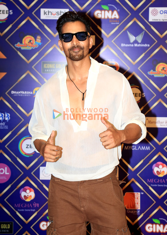 photos kartik aaryan nushrratt bharuccha adah sharma and others grace the iconic gold awards 2025 20