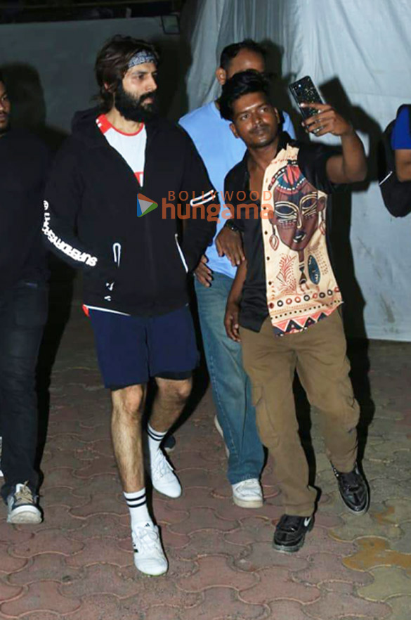 photos kartik aaryan snapped at a football ground 4 2