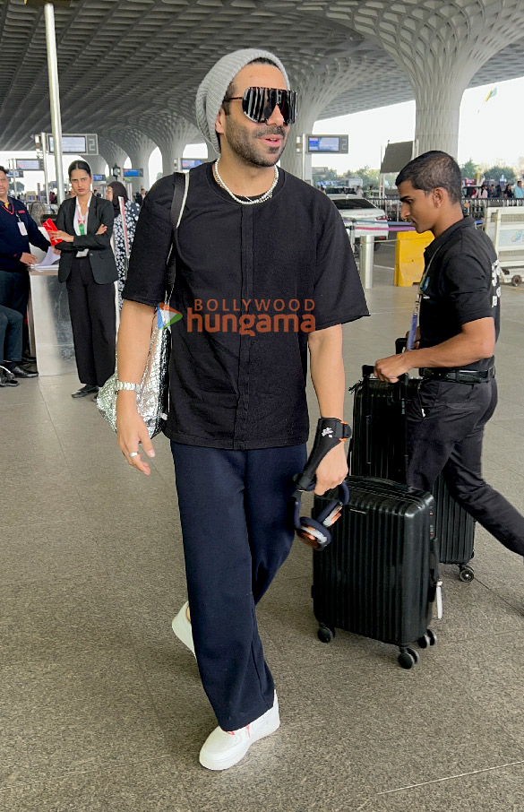 photos manushi chhillar vaani kapoor tusshar kapoor and aparshakti khurana snapped at the airport 8