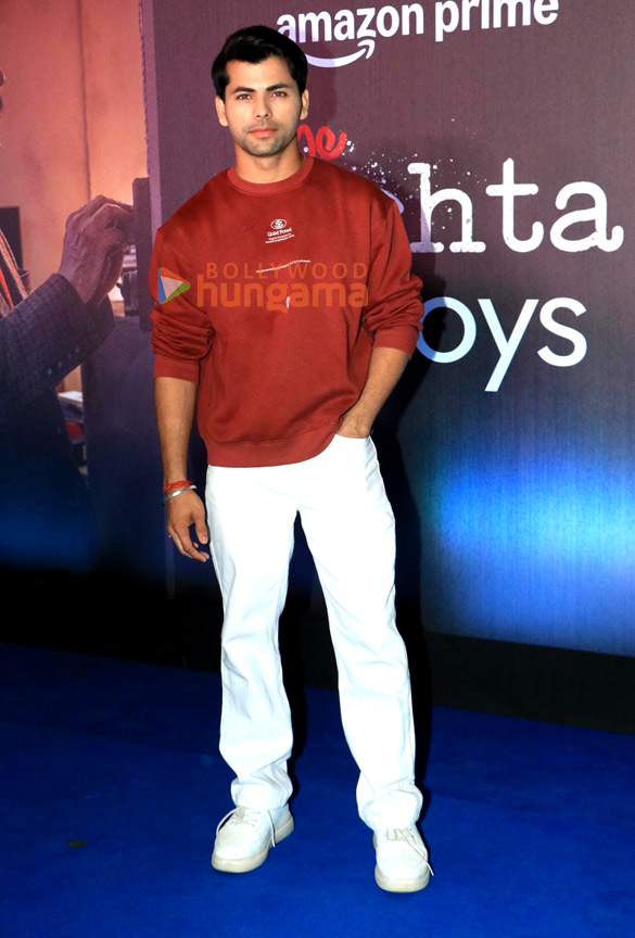 photos mrunal thakur nikita dutta kabir khan and others grace the premiere of the mehta boys 7 2
