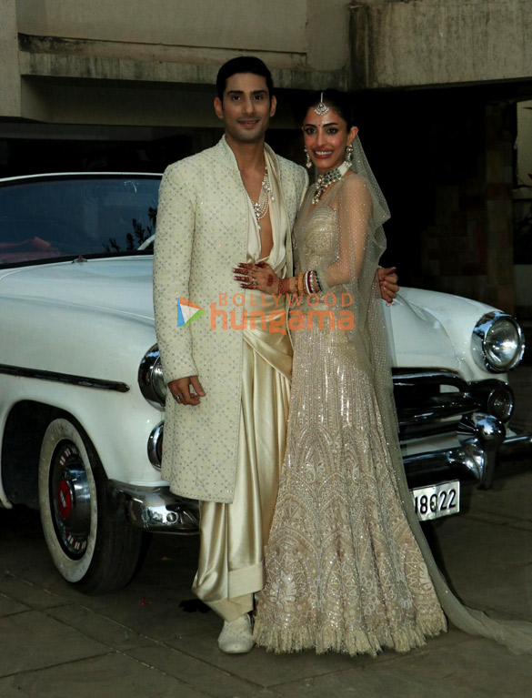 photos prateik babbar and priya banerjee pose for paps after tying the knot 1