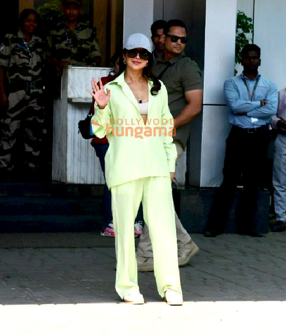 photos priyanka chopra jonas snapped at kalina airport 5 2