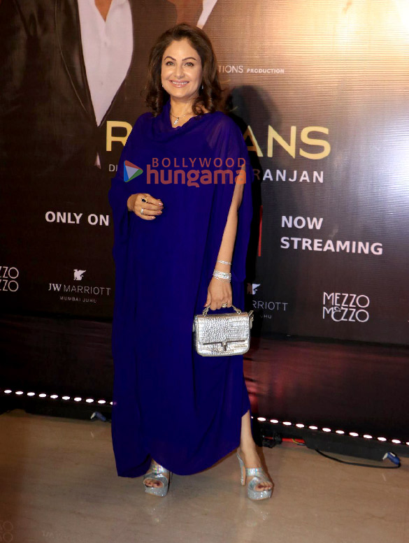 photos rakesh roshan hrithik roshan neetu singh ayesha jhulka ameesha patel mahima choudhary and others snapped at the bash thrown for the success of the roshans documentary 3