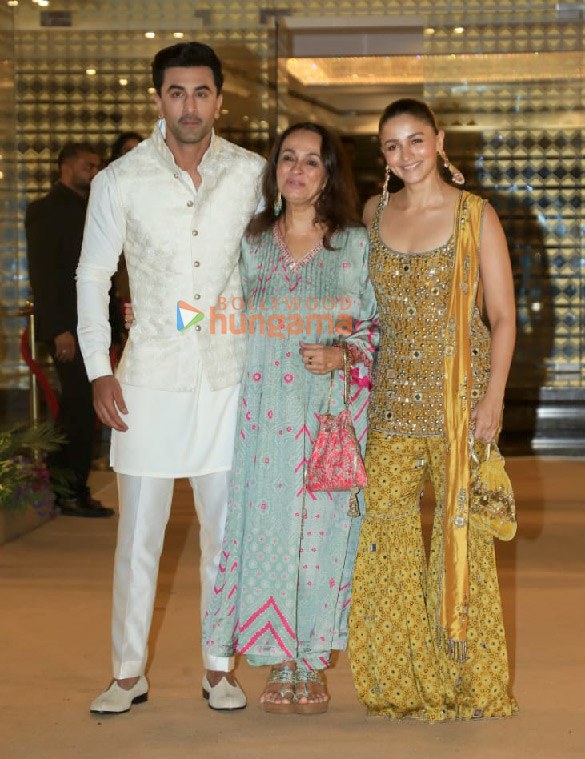 photos ranbir kapoor alia bhatt kareena kapoor khan karisma kapoor randhir kapoor tina ambani and others attend aadar jains mehendi ceremony 1