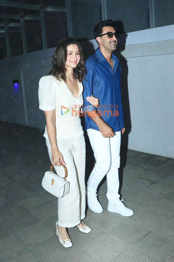 Photos: Ranbir Kapoor, Alia Bhatt and Vicky Kaushal snapped at Hakkasan for Sanjay Leela Bhansali’s birthday celebration Photos: Ranbir Kapoor, Alia Bhatt and Vicky Kaushal snapped at Hakkasan for Sanjay Leela Bhansali’s birthday celebration