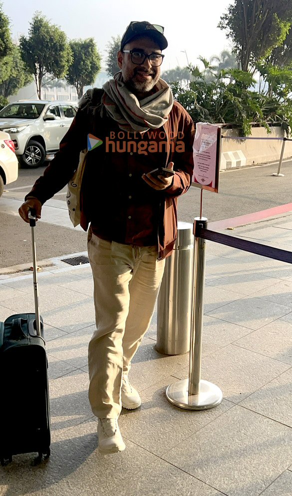 photos sanjay dutt mira rajput kapoor and pankaj tripathi snapped at the airport 6