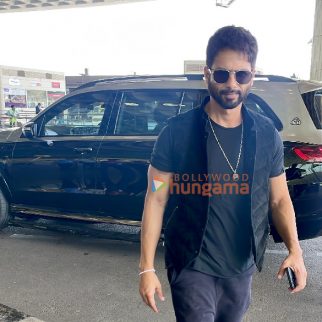 Photos: Shahid Kapoor and Anusha Dandekar snapped at the airport