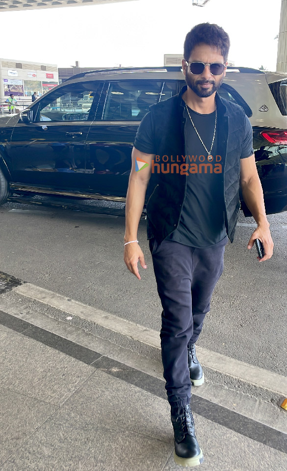 Photos: Shahid Kapoor and Anusha Dandekar snapped at the airport Photos: Shahid Kapoor and Anusha Dandekar snapped at the airport