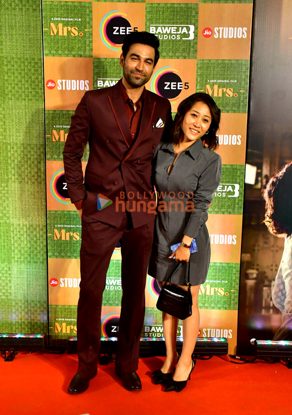 photos shilpa shetty sanya malhotra harman baweja and others grace the premiere of mrs 4