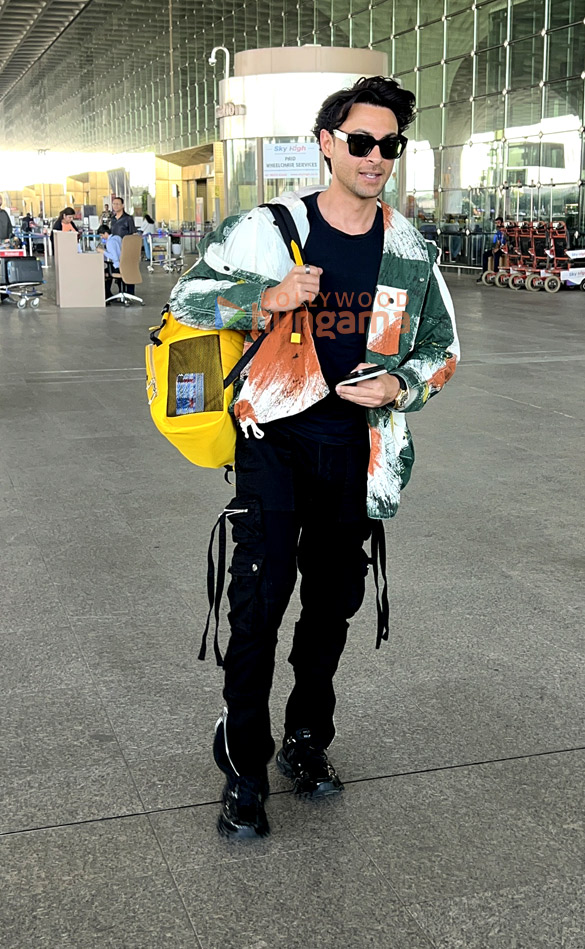 photos sonam kapoor ahuja shraddha kapoor neha dhupia and others snapped at the airport 4