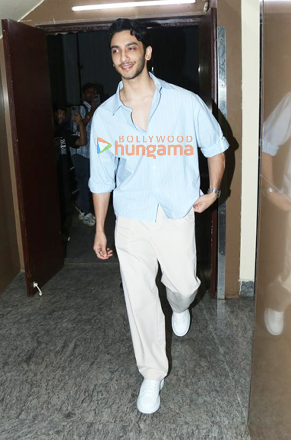 photos suhana khan khushi kapoor and others grace the special screening of loveyapa at pvr juhu 9