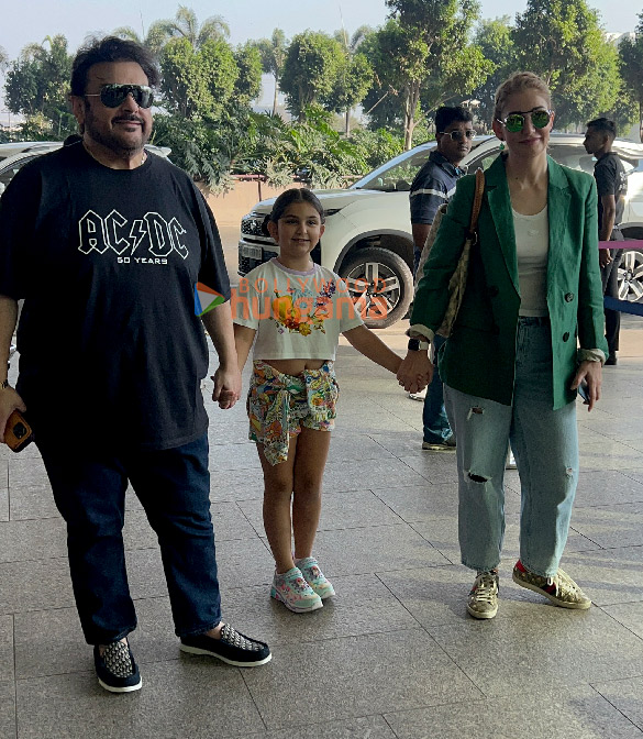 photos varun dhawan malaika arora geeta basra and others snapped at the airport 5