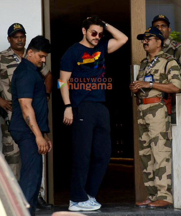 photos veer pahariya snapped at kalina airport 2