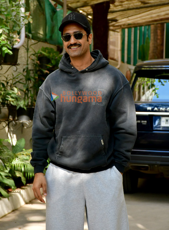 photos vicky kaushal snapped in juhu 3 3