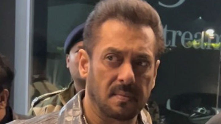 Salman Khan spotted with his sister Arpita Khan