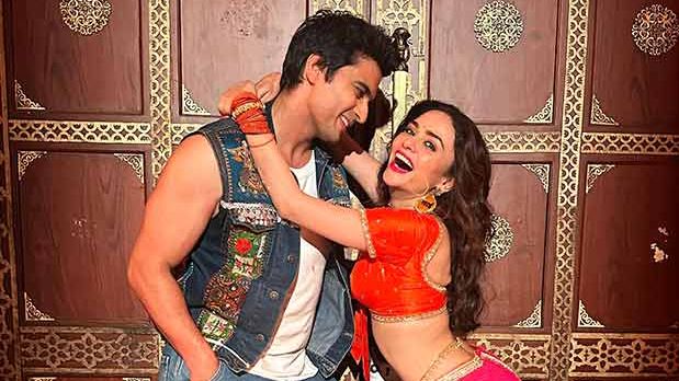 Amruta Khanvilkar and Gashmeer Mahajani to star in Marathi film Sushila Sujeet’s item song ‘Chiu Tai’