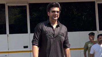 Karan Kundra paped in a black pathani kurta