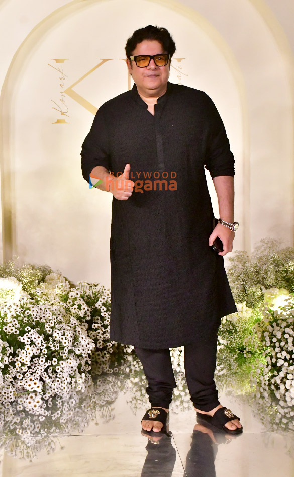 photos aamir khan pooja hegde riteish deshmukh genelia deshmukh and others attend ashutosh gowariker and sunita gowarikers son wedding reception 5