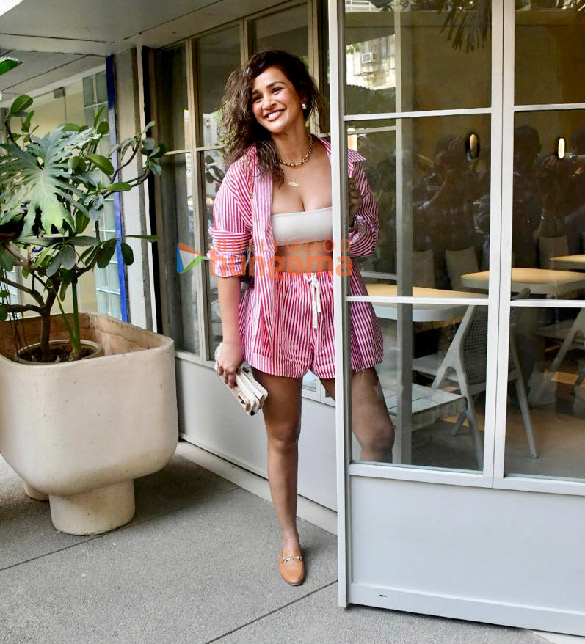 photos aisha sharma snapped at a cafe in bandra 1