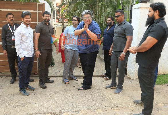 photos ajay devgn and bharat jagmohan mehra snapped in bandra 1