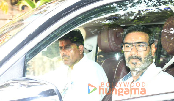 photos ajay devgn snapped leaving ayan mukerjis house in santacruz 4