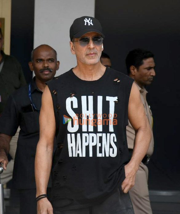 photos akshay kumar snapped at kalina airport 1 5