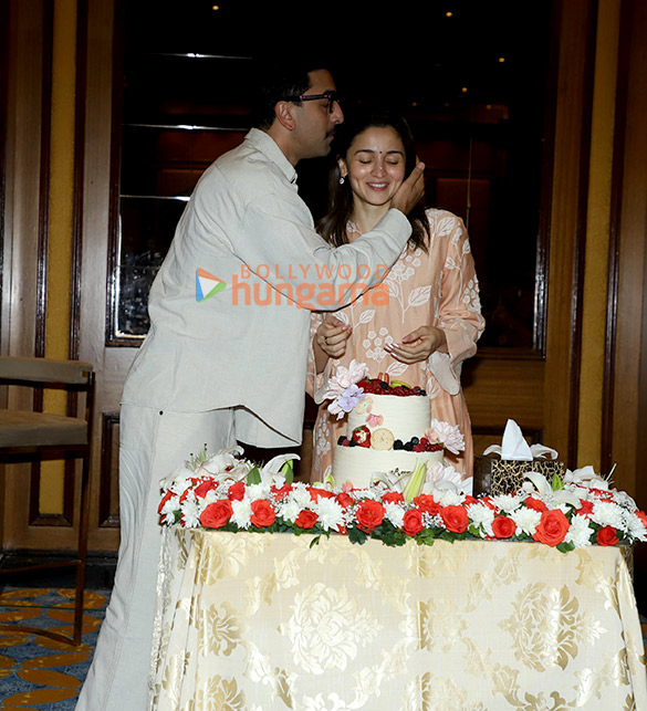 photos alia bhatt celebrates birthday with husband ranbir kapoor 5