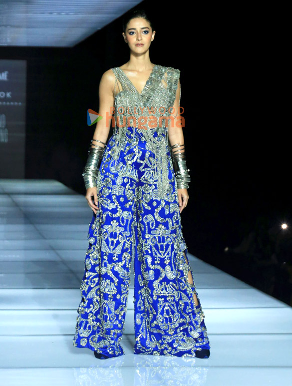 photos ananya panday turn showstoppers for lakme fashion week 2025 5