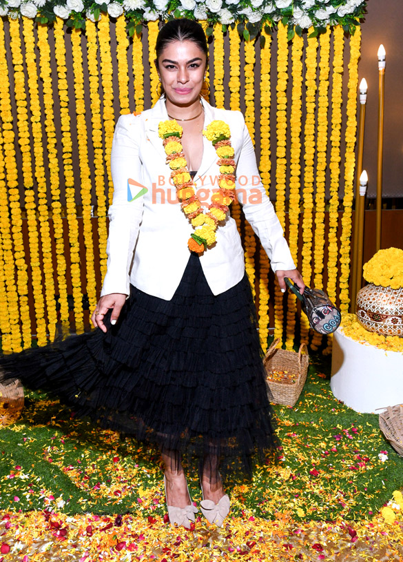photos aoora shibani kashyap nikita rawal shweta khanduri hansa singh and others were snapped at the phoolo wali holi celebrations 9