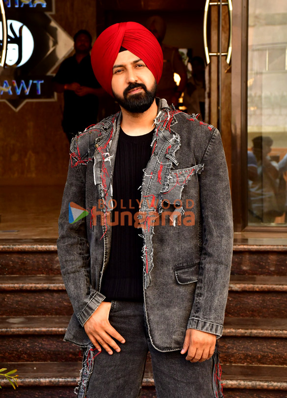 photos gippy grewal and nimrat khaira snapped during akaal promotions 4