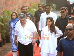 Photos: Janhvi Kapoor visits at Krishna Kali Temple to seek blessings