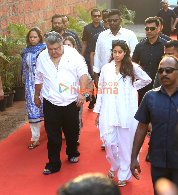 Photos: Janhvi Kapoor visits at Krishna Kali Temple to seek blessings Photos: Janhvi Kapoor visits at Krishna Kali Temple to seek blessings