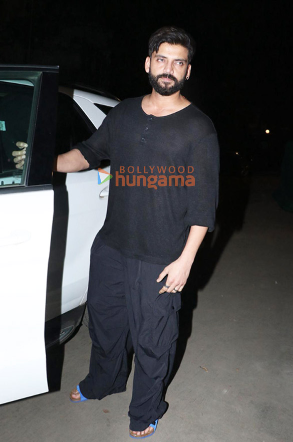 photos jeetendra and zaheer iqbal snapped in bandra 1