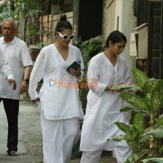 Photos: Kajol, Tanishaa Mukerji, Alia Bhatt, Karan Johar and others attend the funeral of Deb Mukherjee