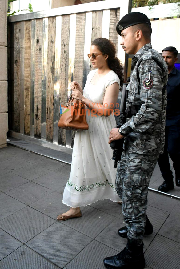 photos kangana ranaut spotted at dental clinic in bandra 4
