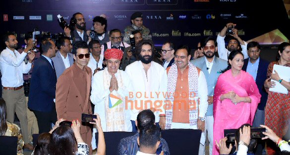 photos karan johar kartik aaryan kareena kapoor khan shahid kapoor and others attend iifa 2025 event in jaipur 11