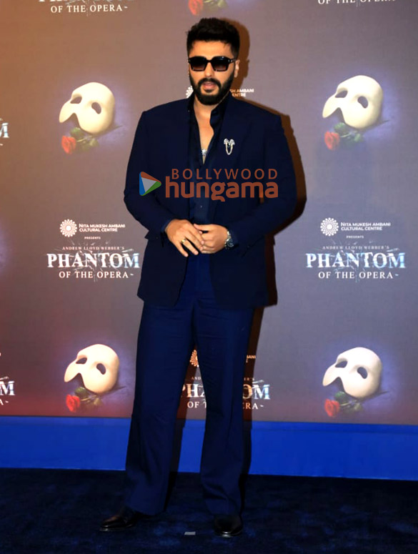 photos krishna shroff jackie shroff and others at the the phantom of the opera event 1029 14