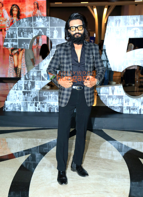 photos malaika arora shilpa shetty avantika dasani hansika motwani and others grace the lakme fashion week 2025 990 18