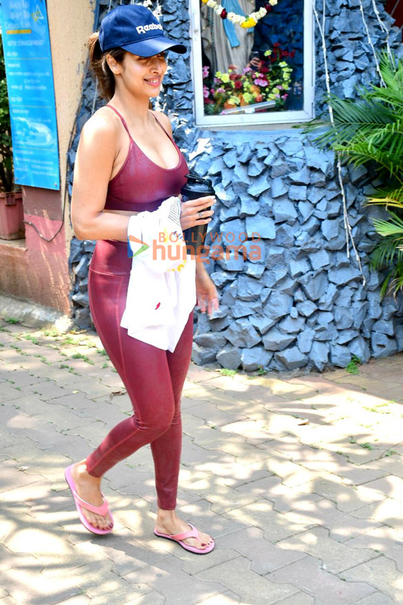 photos malaika arora snapped outside diva yoga in bandra 4 88