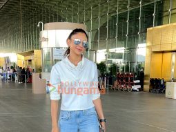 Photos: Rakul Preet Singh and Esha Deol snapped at the airport