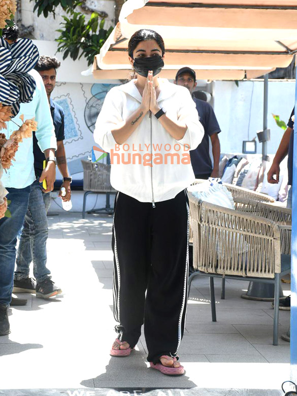 photos rashmika mandanna snapped outside a cafe in bandra 5
