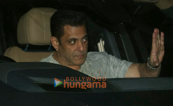 photos salman khan snapped in bandra 1 3