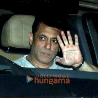 Photos: Salman Khan snapped in Bandra