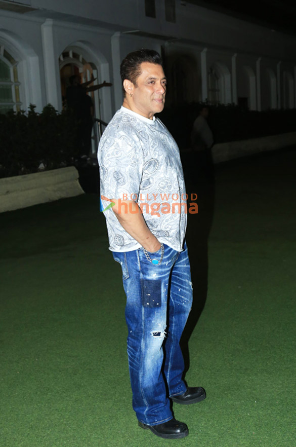 photos salman khan snapped promoting sikandar 4