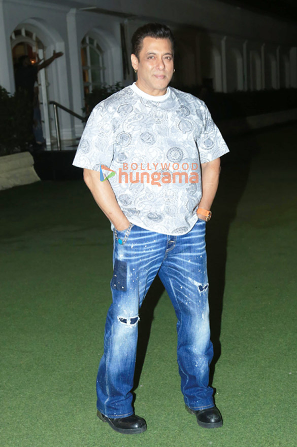 photos salman khan snapped promoting sikandar 6