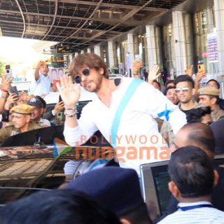 Photos: Shah Rukh Khan, Kartik Aaryan, Karan Johar and others snapped at Jaipur Airport for IIFA 2025