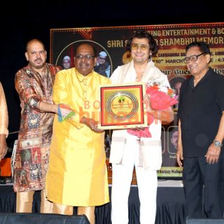 Photos: Sonu Nigam, Agam Kumar Nigam, Anup Jalota, Manoj Muntashir, Jaspinder Narula and others were snapped at the Shri Shankar Shambhu Memorial Awards 2025