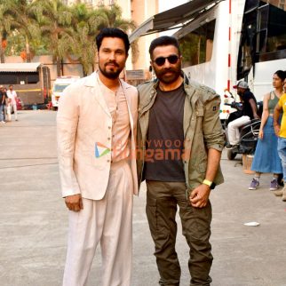 Photos: Sunny Deol, Randeep Hooda and Vineet Kumar Singh snapped promoting Jatt on the sets of Indian Idol