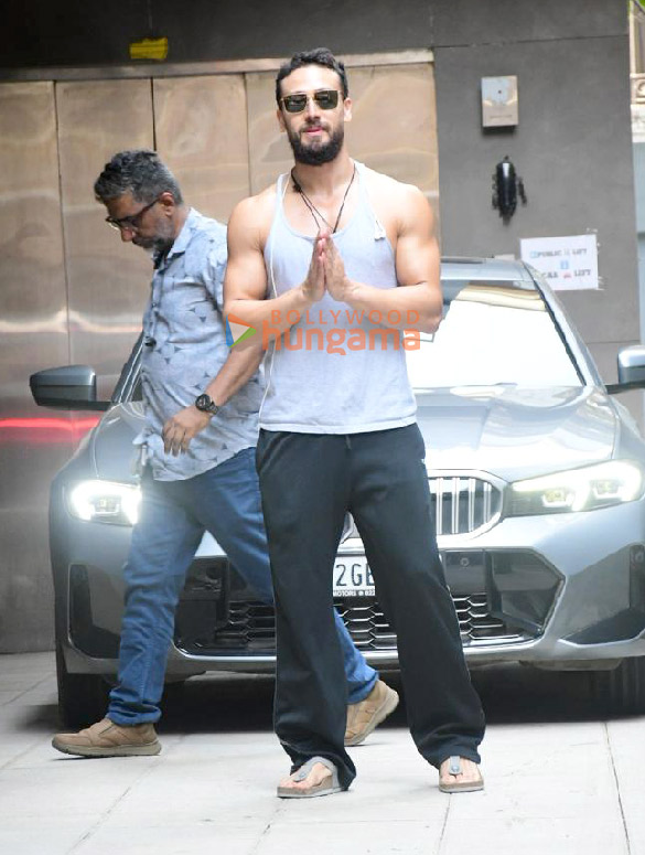photos tiger shroff snapped outside the gym in bandra 2