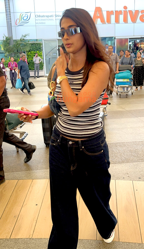 photos varun dhawan jacqueline fernandez pooja hegde and others snapped at the airport 3